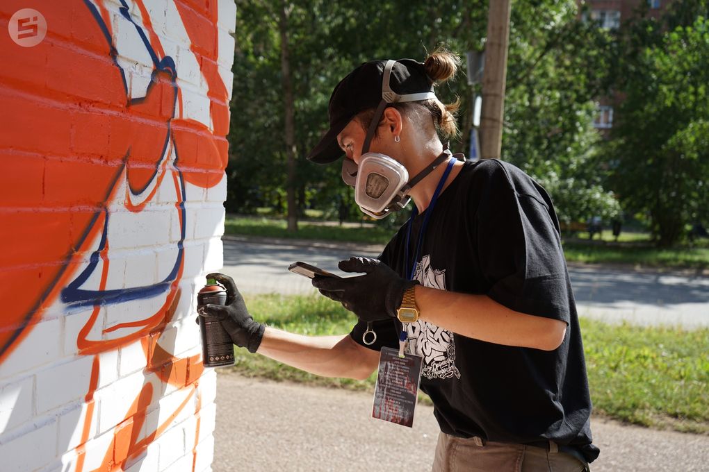 Жителя Удмуртии наказали за оскорбительные надписи в адрес Владимира Путина