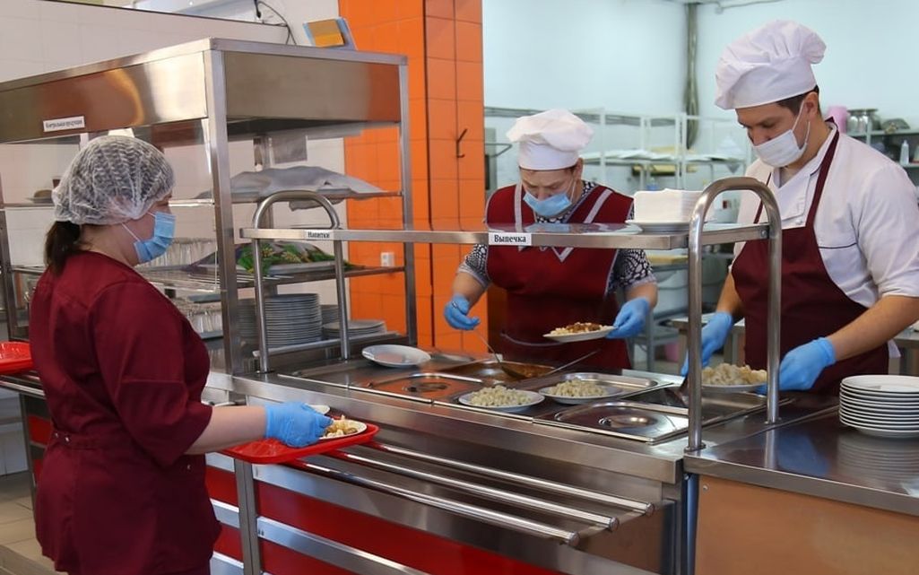 45 000 школьников Ижевска обеспечат бесплатным горячим питанием