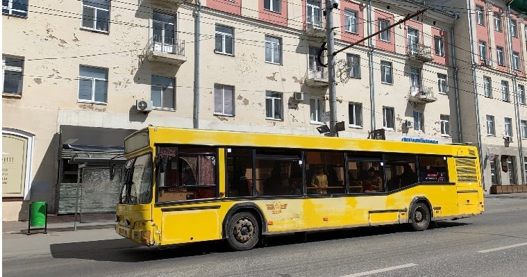 Нехватку автобусов на городских маршрутах Ижевска компенсируют машинами с дачных направлений