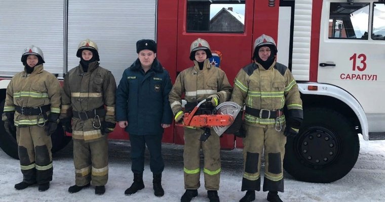 Трёх человек спасли из огня пожарные Удмуртии в новогодние праздники