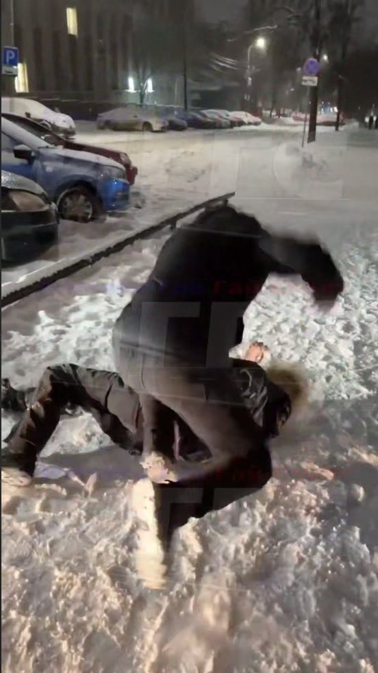 Видео с избиением молодого человека у одного из баров в Ижевске оказалось прошлогодним