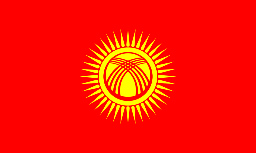 Обновленный флаг Кыргызстана подняли на центральной площади Бишкека