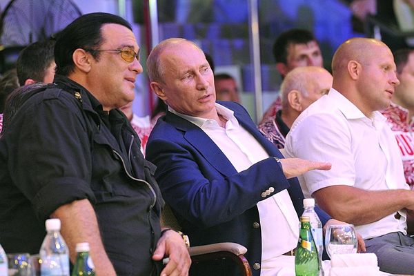 Стивен Сигал стал гражданином России
