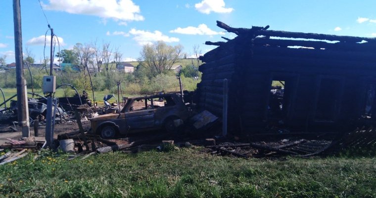 Семья с 5 детьми в Воткинском районе осталась без крыши над головой из-за пожара