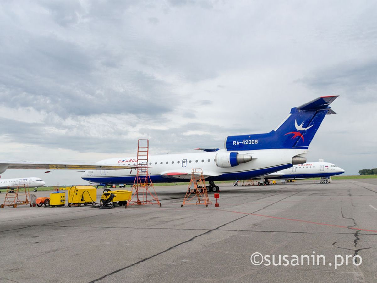 Ижавиа ижевск. Боинг 737 Ижавиа. Ижавиа самолеты парк. Аэропорт Ижевск самолет Ижавиа. Ижавиа Авиапарк.