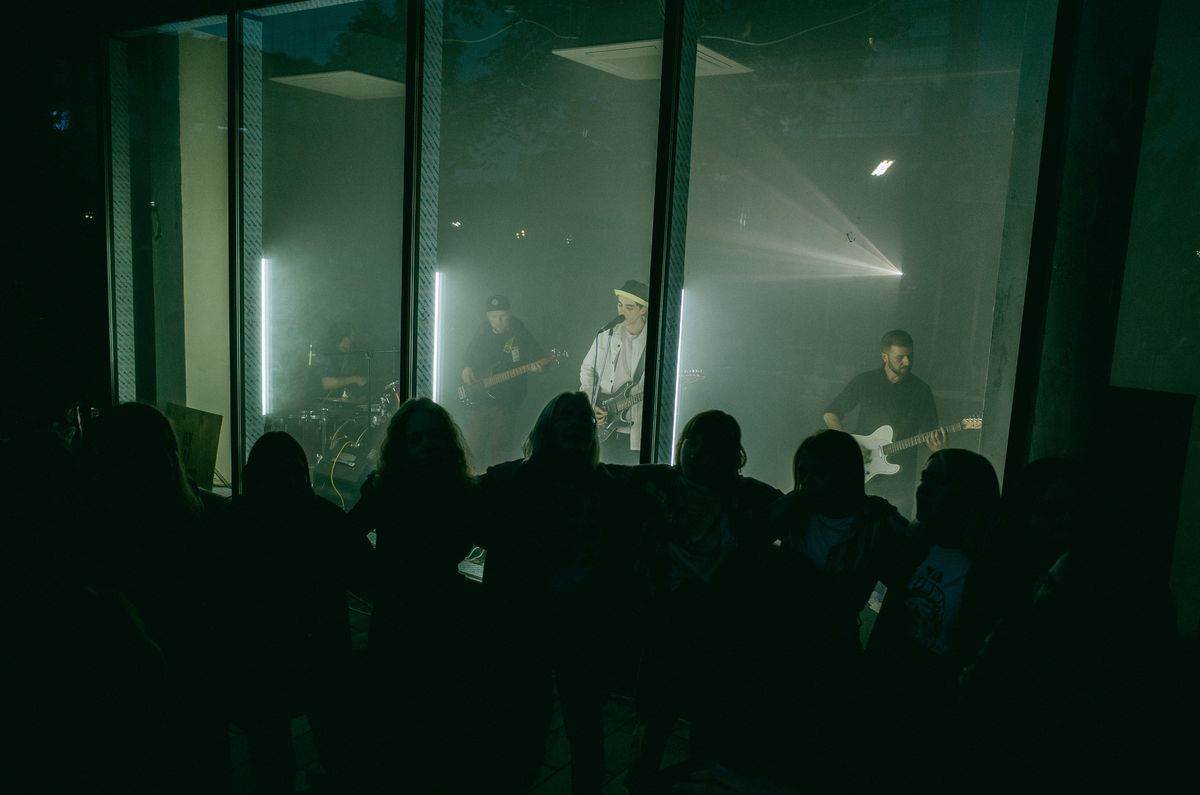 Песня ижевской группы «Виноградная лиса» попала в сериал с Гошей Куценко