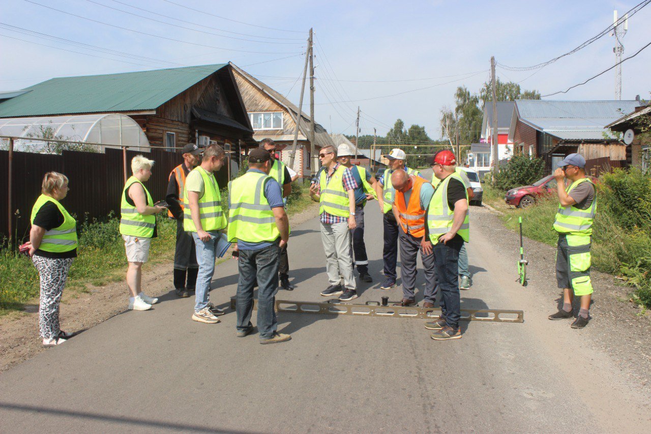 В Можге проверили ход ремонта дорог по нацпроекту
