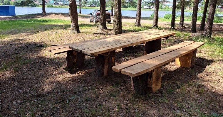 Потерянные в Увинском районе скамейки и стол установили у Пенсионерского пруда