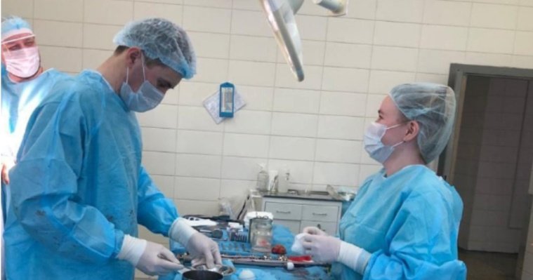 Ижевские врачи провели сложнейшую операцию пациентке с эндопротезом