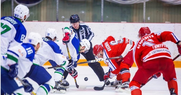 Хоккеисты «Ижстали» уступили на своём льду «Горняку» из Башкирии