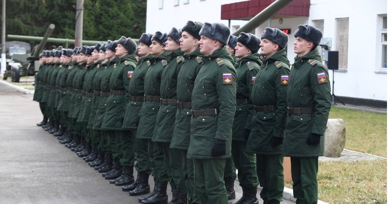 300 новобранцев: в Удмуртии продолжаются отправки призывников в Вооруженные силы