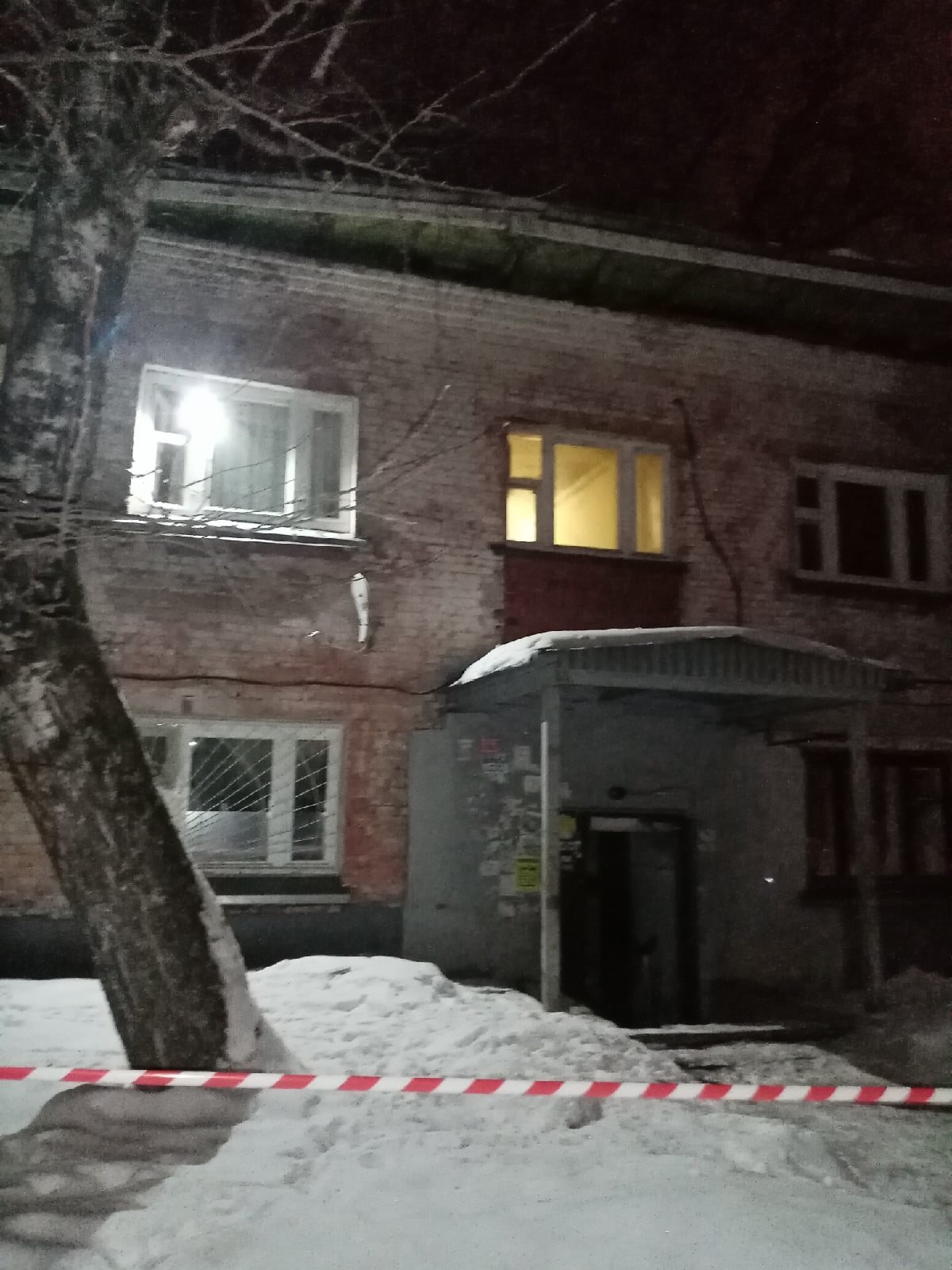 Провалившаяся крыша в жилом доме Ижевска и доступ налоговых органов к банковской тайне: что произошло минувшей ночью