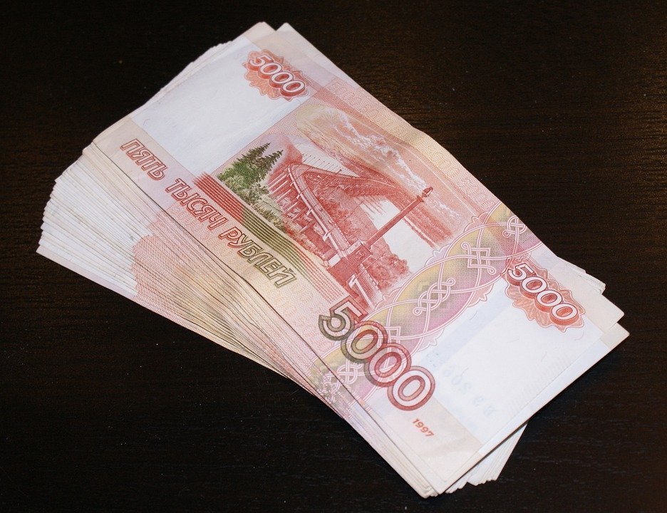 В России эксперты назвали вакансии с зарплатой 800 тысяч рублей