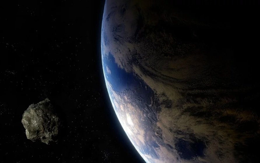 NASA предупредило о приближении к Земле опасного астероида