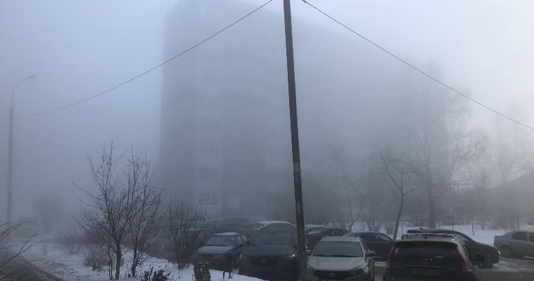 Фотообзор: аномальный туман окутал Ижевск
