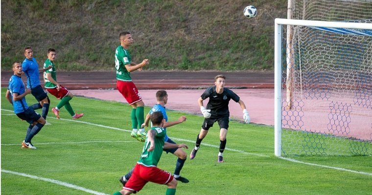 Футбольный клуб «Зенит-Ижевск» проиграл пермской «Звезде» со счётом 0:4