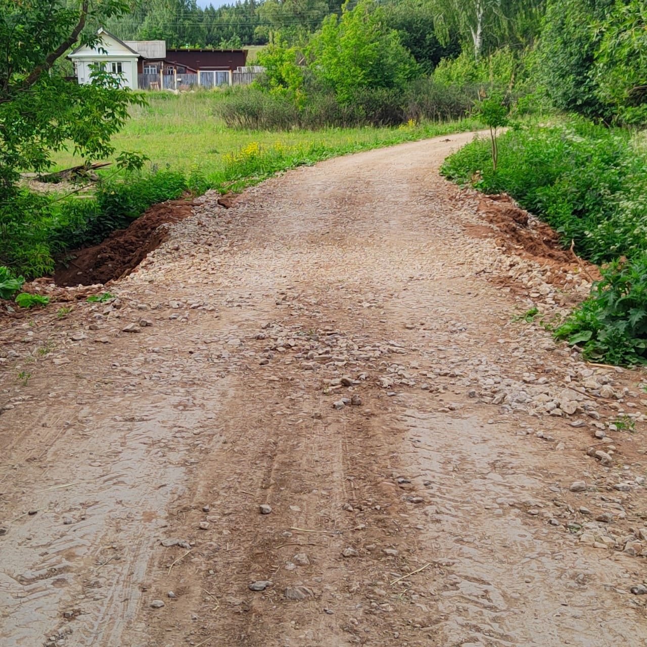 В деревне Кучеряново продолжат ремонтировать пострадавшую от паводка дамбу