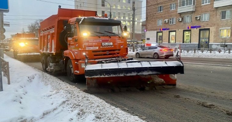 Из Ижевска за прошедшую ночь вывезли рекордный с начала зимы объём снега