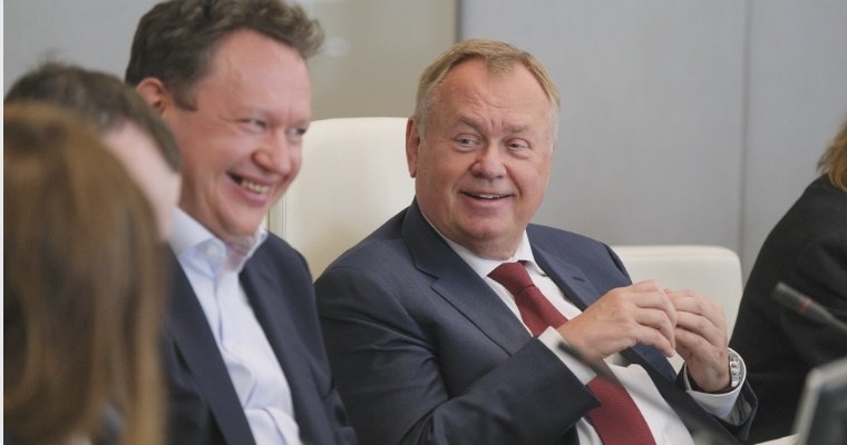 Андрей Костин посоветовал хранить деньги на депозитах и спрогнозировал скорое оживление экономики