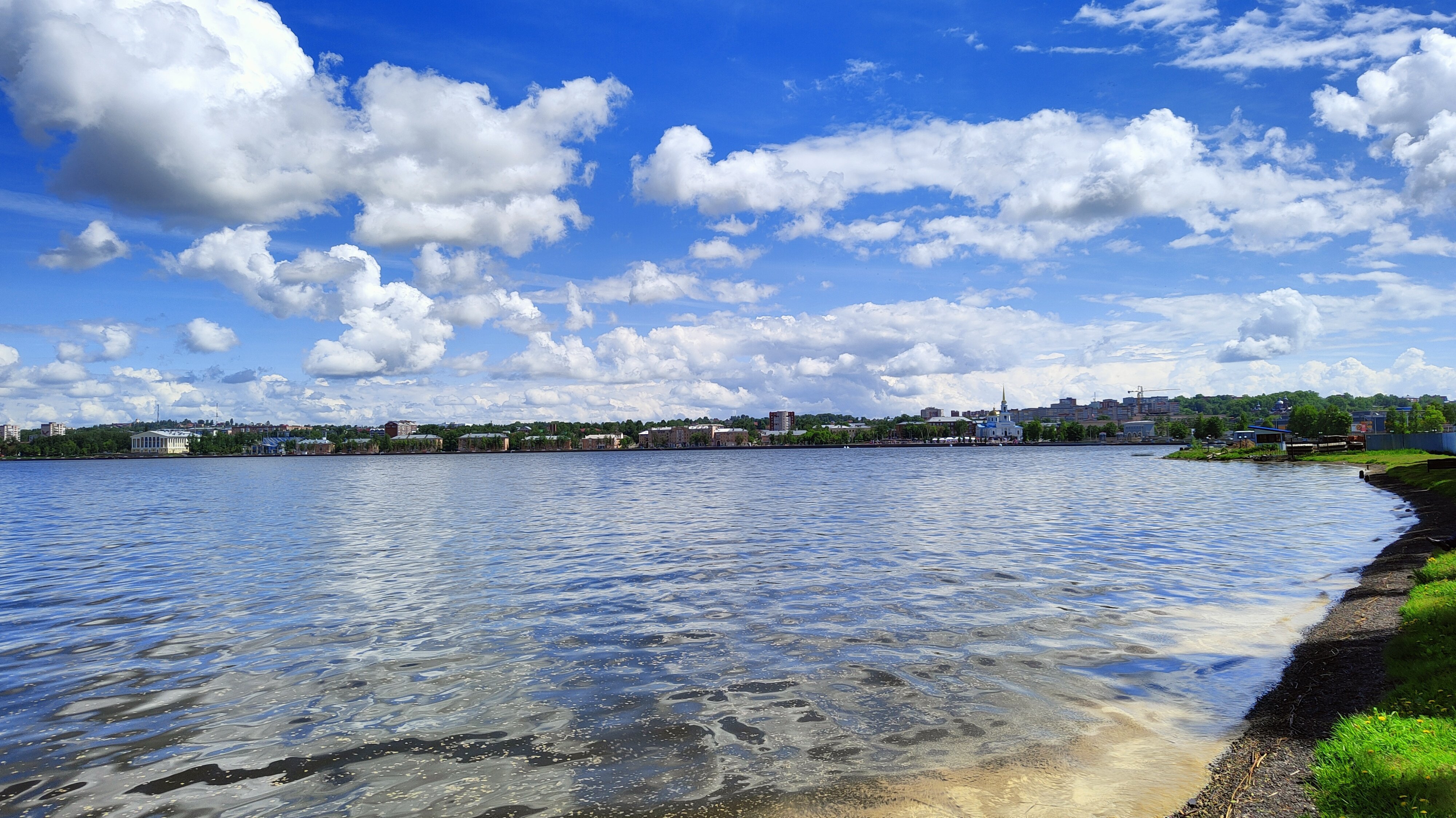 Итоги дня: режим повышенной готовности в Воткинске из-за мора рыбы и дождливая неделя в Удмуртии Итоги дня: режим повышенной готовности в Воткинске из-за мора рыбы и дождливая неделя в Удмуртии