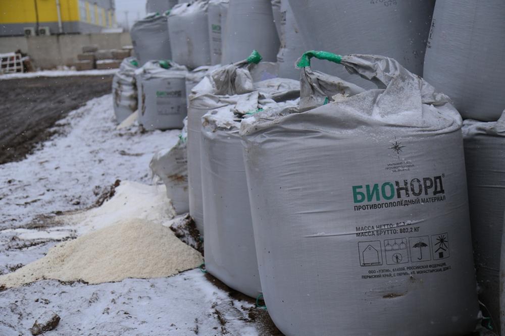 В Ижевске вновь отказались от использования песка для борьбы с обледенением на дорогах
