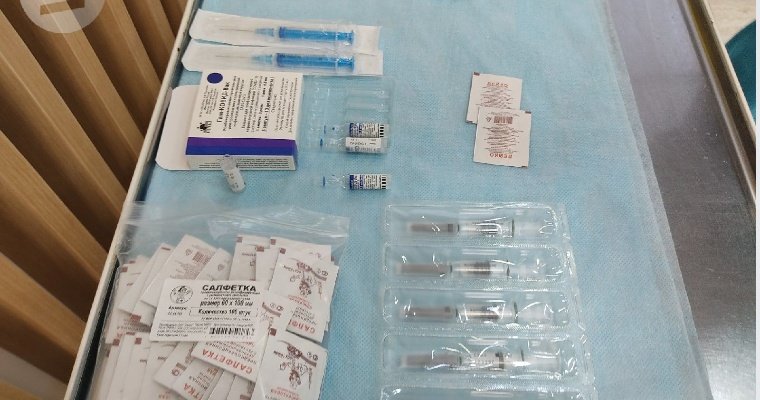 Врач пояснила жителям Удмуртии суть интраназального способа введения вакцины от коронавируса 