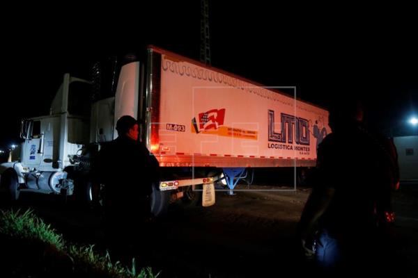 В Мексике прокуратура хранила 300 неопознанных трупов в трейлерах-холодильниках