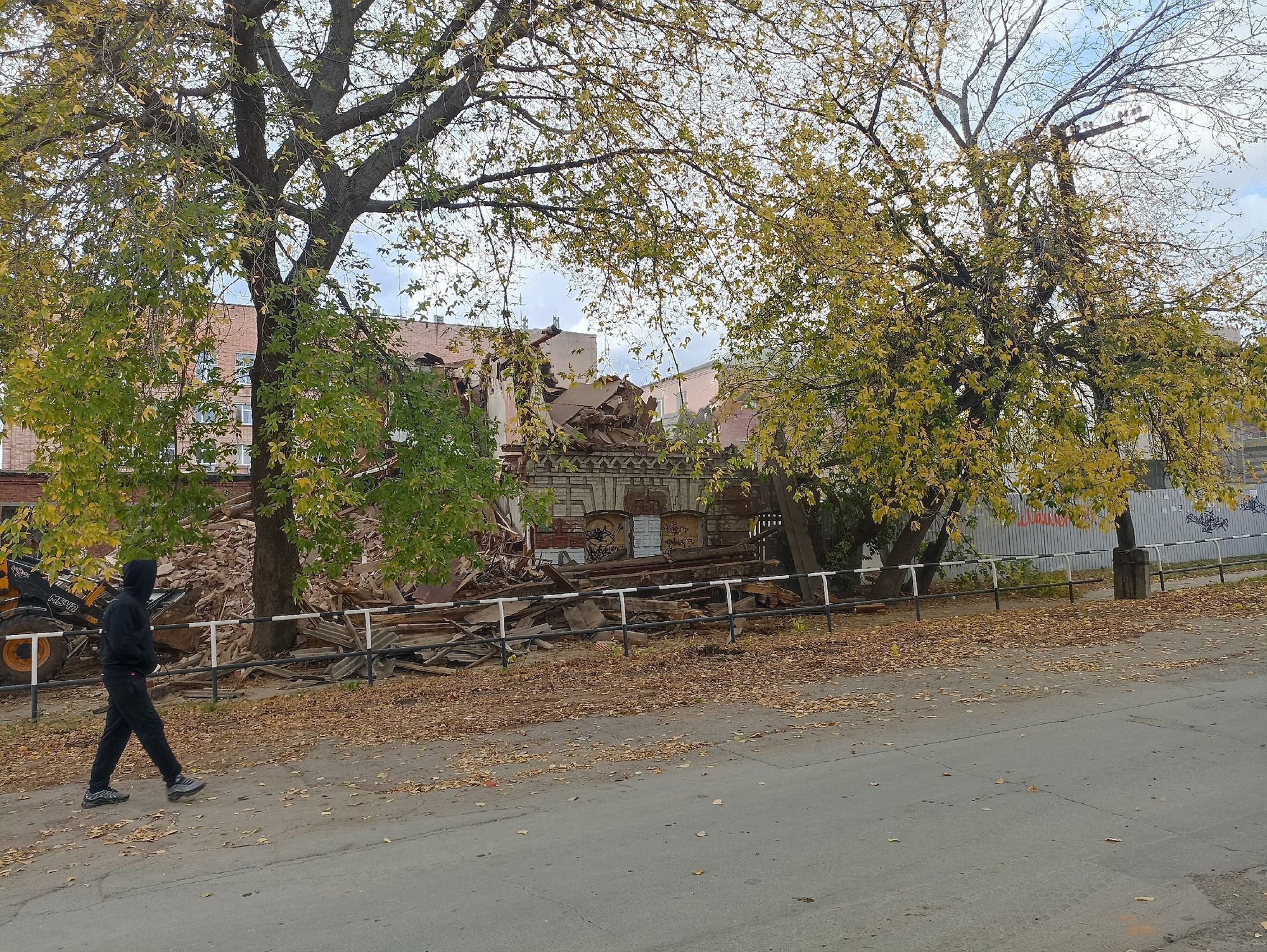 В Ижевске по факту сноса старинного дома на улице Красной возбуждено  уголовное дело // ИА Сусанин - проверенные новости Ижевска и Удмуртии,  факты и описания событий.