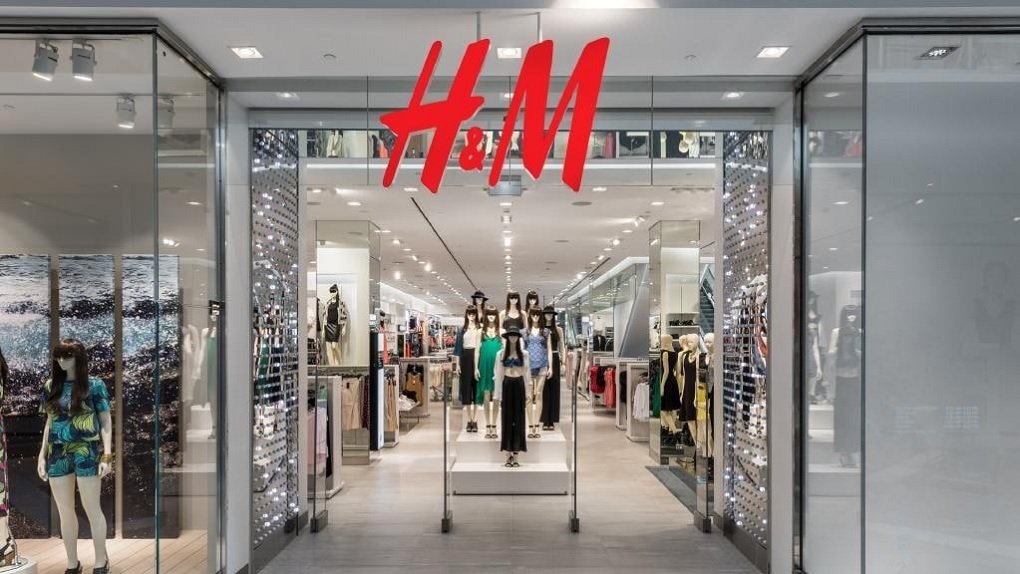 H&M перед уходом из России проведет большую распродажу одежды
