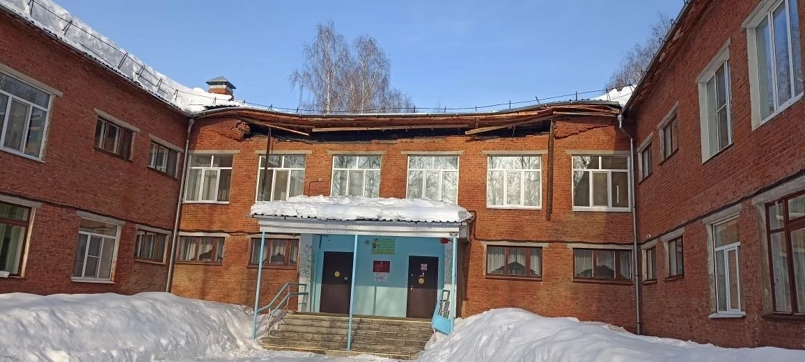 По факту повреждения кровли детского сада в Воткинске возбудили уголовное дело