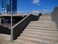 В Ижевске продолжается капремонт пешеходной эстакады на улице Карла Маркса
