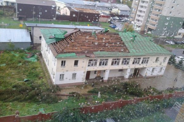 Уголовное дело возбудили в Казани после падения кровли во время непогоды