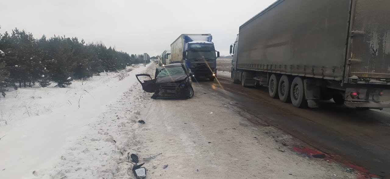 Два человека погибли на загородной трассе под Ижевском