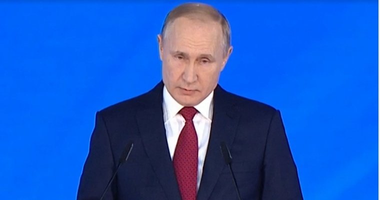Путин распорядился выдавать маткапитал при рождении первенца