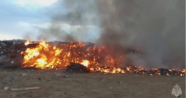 Специалисты исследуют воздух в Можгинском районе из-за пожара на полигоне