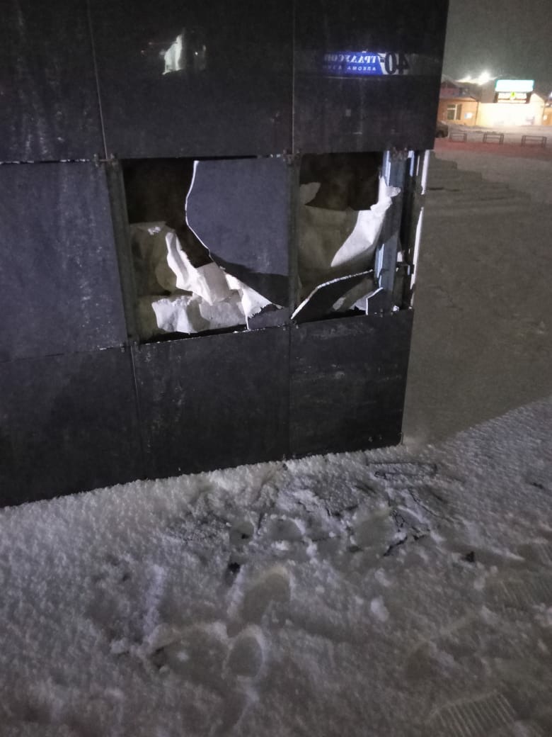 В Балезино нашли подростков, повредивших здание вокзала