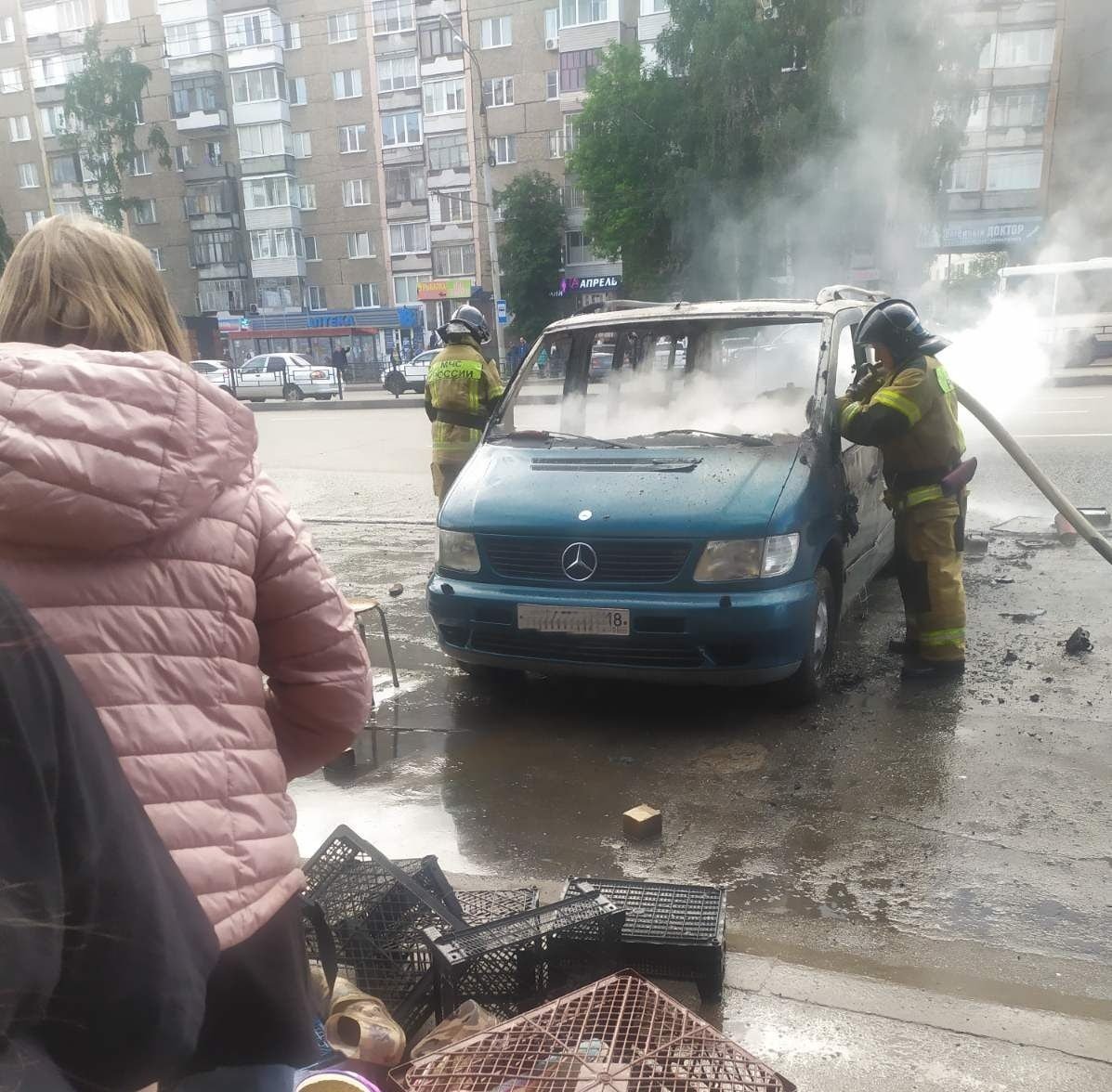 В Ижевске мужчина лишился Мерседеса из-за оставленной в машине горящей газовой плитки