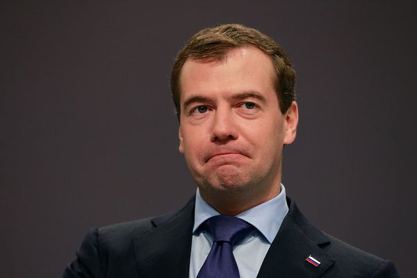 Медведев: Россия вернется к трехлетнему бюджету