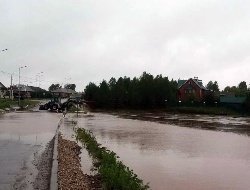 Обильные дожди размыли дамбу на реке Медла в Удмуртии