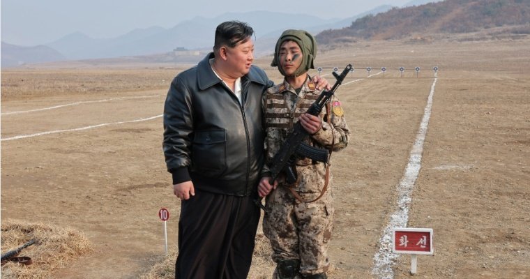 Ким Чен Ын побывал на учениях ВДВ Народной армии Кореи
