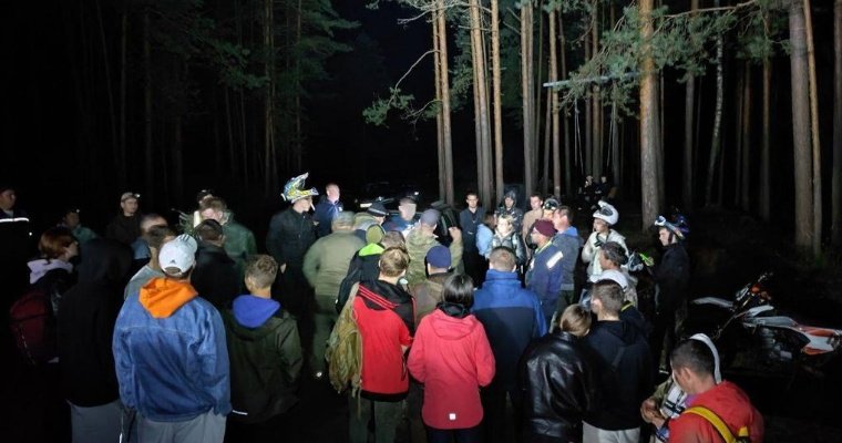 Более 100 человек всю ночь искали заблудившихся в лесу бабушку с внуком в Удмуртии