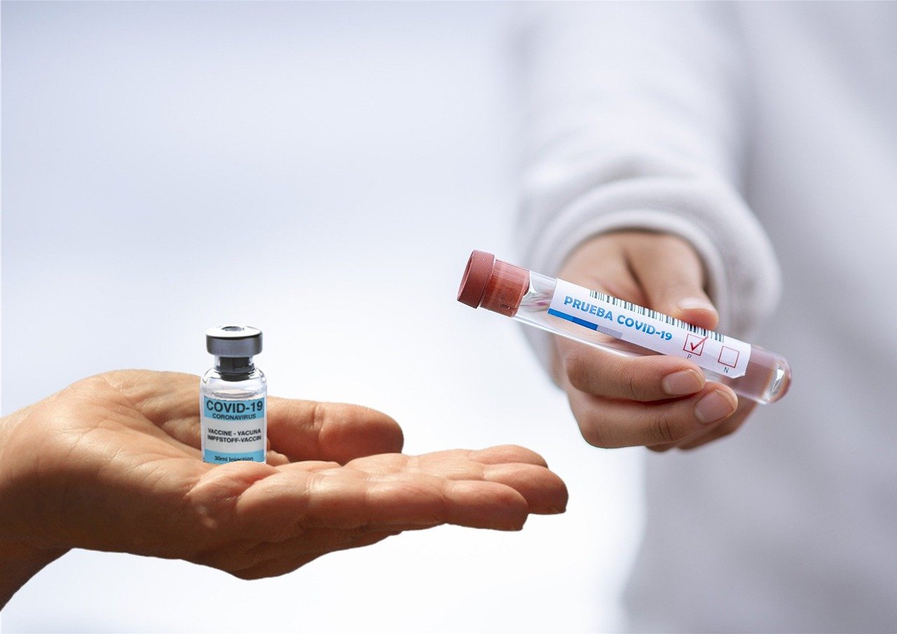 

Удмуртия вошла в десятку регионов по числу поданных заявок на вакцинацию от коронавируса

