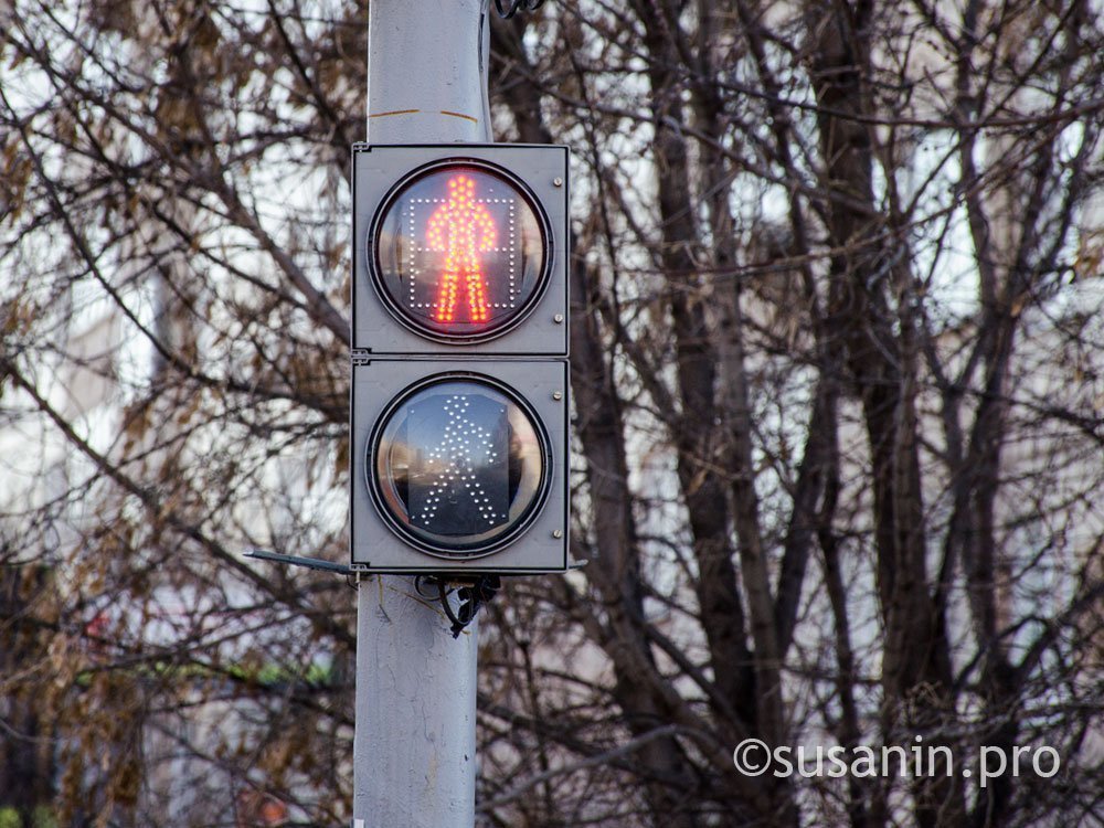 На дорогах Глазова установят светофоры и лежачих полицейских