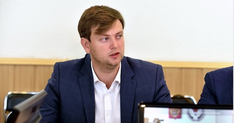 Бывшего министра строительства Удмуртии Ивана Ястреба обвиняют в  получении двух взяток