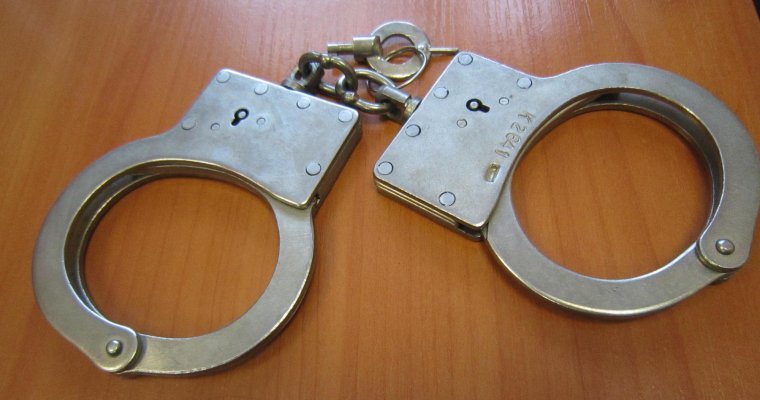 Житель Ижевска пытался зарезать жену и угрожал убить падчерицу