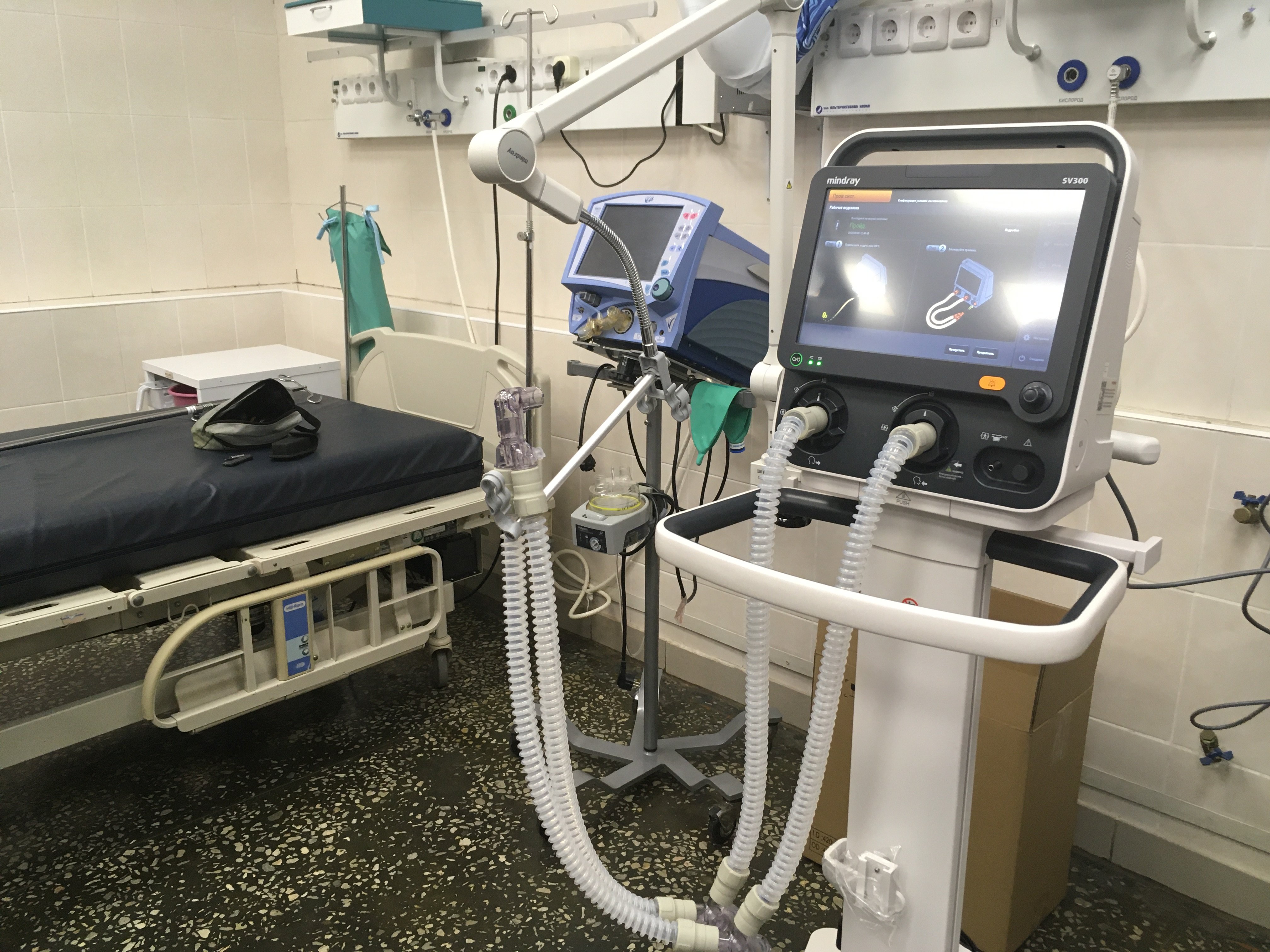 

Новые аппараты искусственной вентиляции легких получили ковид-центры Удмуртии 

