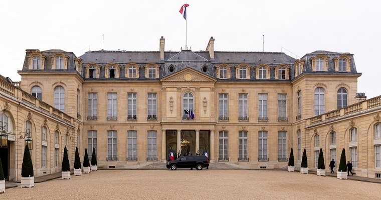 Французская оппозиция намерена вынести вотум недоверия правительству страны