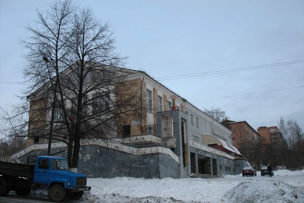 Подвал недавно отремонтированного здания театра «Молодой человек» затопило в Ижевске