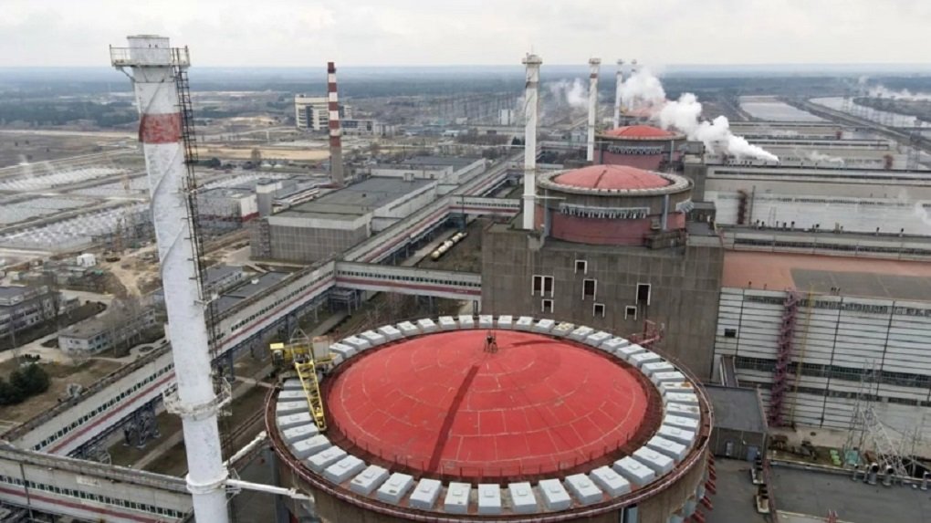 Украинскому снаряду удалось попасть по энергоблоку ЗАЭС