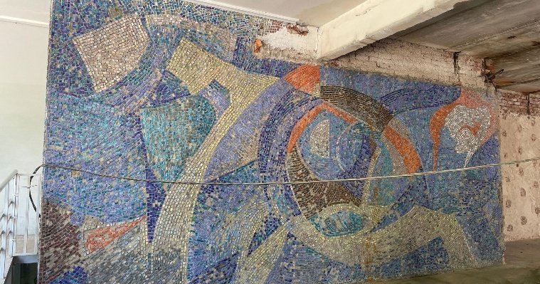 В ледовом дворце «Ижсталь» в Ижевске обнаружили ранее скрытую советскую мозаику 